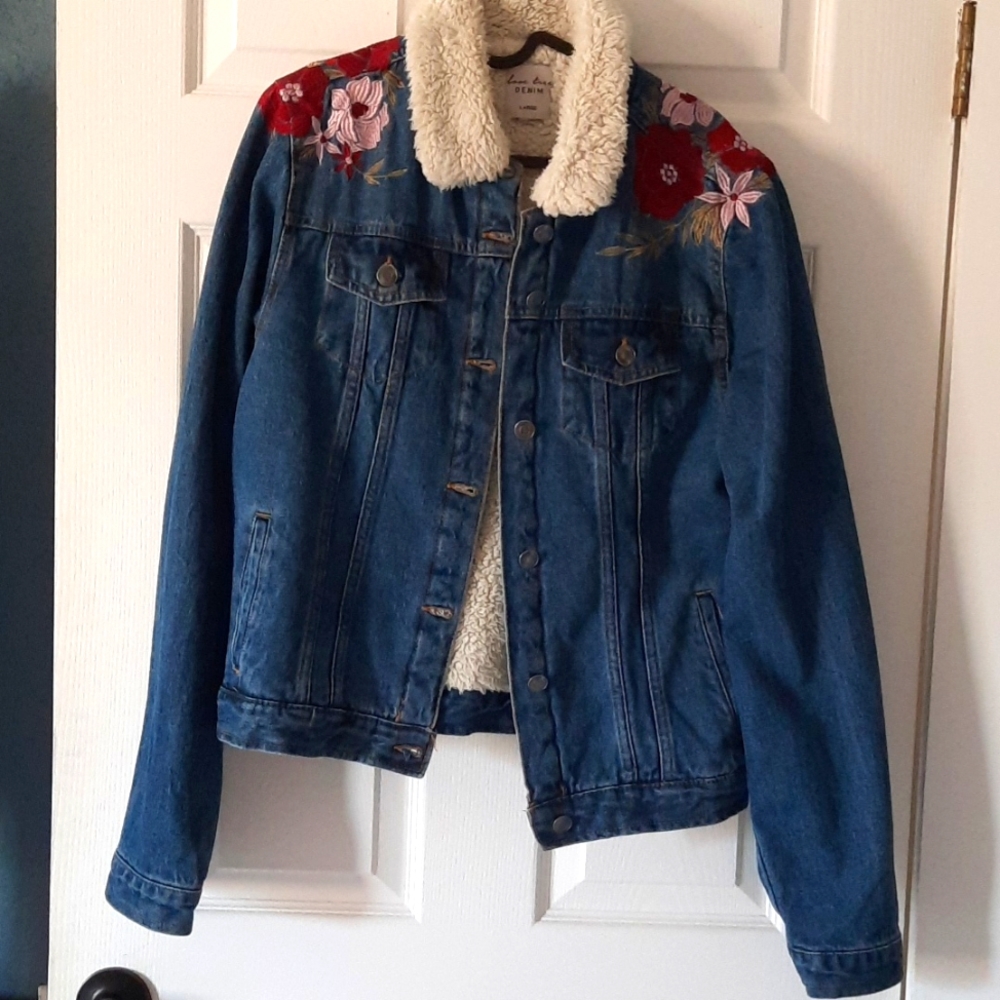 Love tree, denim jacket lined sherpa, size large